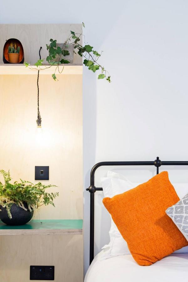 The Plywood Flat, Modern Style In A Traditional Tenement Edinburgh Ngoại thất bức ảnh